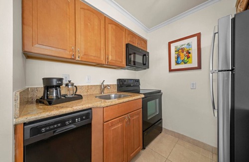 Historic Lahaina Front Street Condo | Stylish Beachfront Getaway - 3rd floor amazing views