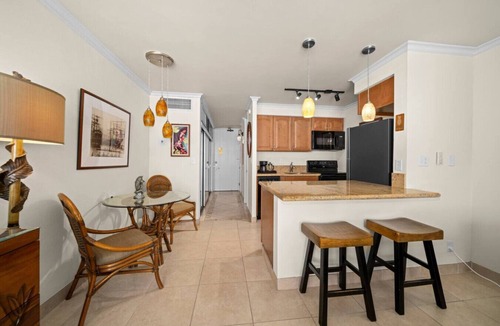 Historic Lahaina Front Street Condo | Stylish Beachfront Getaway - 3rd floor amazing views