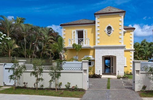 Gibbs Bay Villa | Stylish Beachfront Villa with Plunge Pool - Still Fathoms
