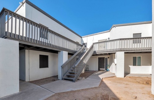 Camelback East Condo | Stylish Biltmore Condo w/Pools, Mtn Views & Wi-Fi