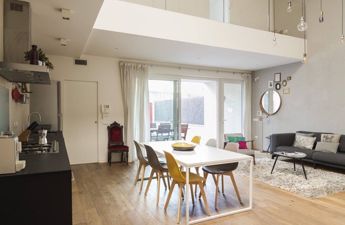 Cascina dei Pomi House | STYLISH CENTRAL LOFT WITH GARDEN: 3 BDR, 8 GUESTS