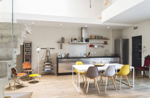 Cascina dei Pomi House | STYLISH CENTRAL LOFT WITH GARDEN: 3 BDR, 8 GUESTS