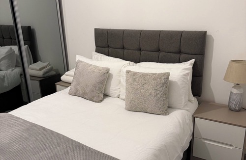 Portswood Apartment | Stylish Central Southampton 2-Bed Apartment Perfect for all types of Travelers &