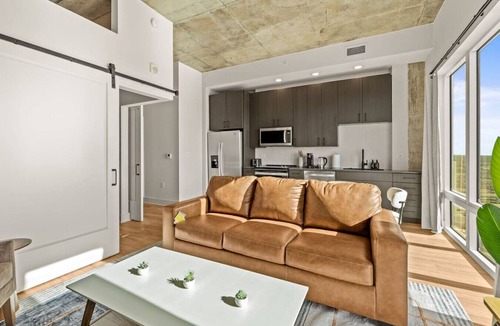 Channel District Apartment | Stylish Channelside Apartment | Close to DT & Ybor