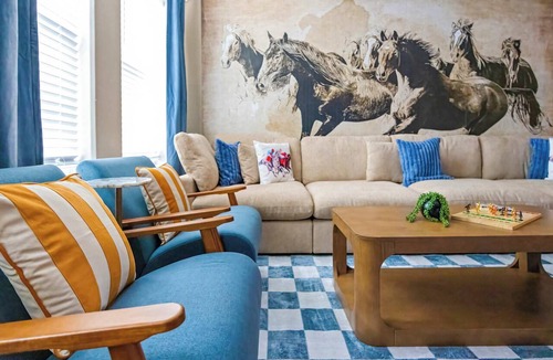 Highlands Apartment | Stylish City Condo | Near Top Restos & Nightlife