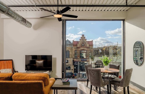 College Avenue Historic District Apartment | Stylish City View Apartment w/Free Parking
