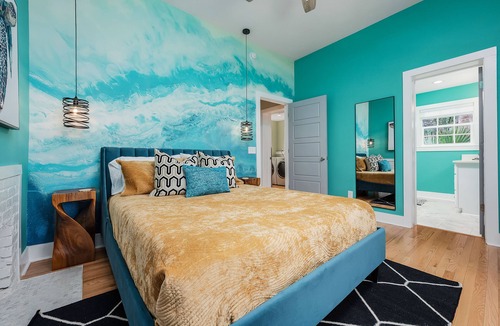 Old East Hill House | Stylish CLEAN 2bed/2bath located downtown Pensacola/10 mins to the beach
