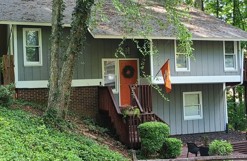 Clemson House | Stylish Clemson House 1 mile from stadium-The Hill @ Stoney Creek, pets ok