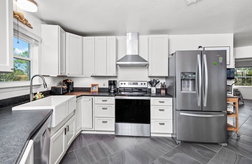 Surf Side Shores House | Stylish Coastal House Just Steps to private Beach! Snowbird Monthly Rates