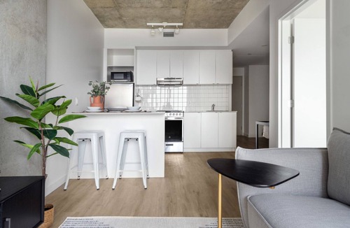 Downtown Montreal Apartment | Stylish Comfort in Downtown Montreal