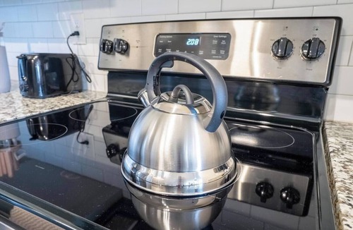Matthews Apartment | Stylish, Comfortable 2BD Abode near DT Matthews