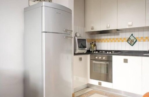 Lungarno del Tempio Apartment | Stylish & Comfortable Apartment in Vibrant Neighborhood –Perfect for Short Stays
