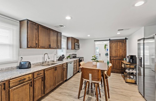 Dry Ridge Cottage | Stylish Comfortable Bluegrass Cottage 7 min to Ark - Fire Pit!