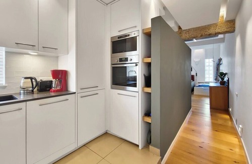 Trawal Apartment | Stylish, comfy-fully equipped, Secure home