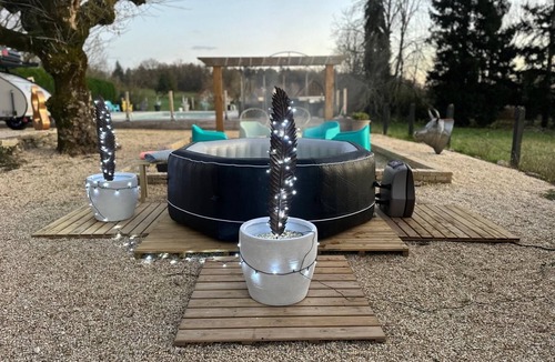 Coulaures House | Stylish complex - perfect for friends and families gatherings of up-to 24