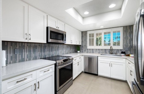 Sonora Sunrise Condo | Stylish Condo Steps from Pool & Tennis in Palm Springs