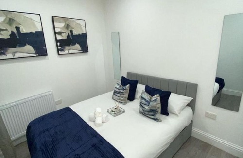 Wallington Apartment | Stylish cosy 2BR Flat in London, free parking