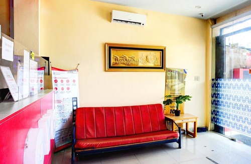 Banda Aceh House | Stylish DBL Suite Escape W/Free WiFi and Parking