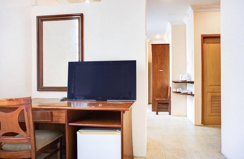 Banda Aceh House | Stylish DBL Suite Escape W/Free WiFi and Parking