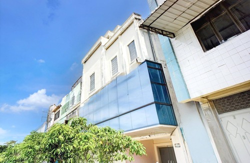 Banda Aceh House | Stylish DBL Suite Escape W/Free WiFi and Parking