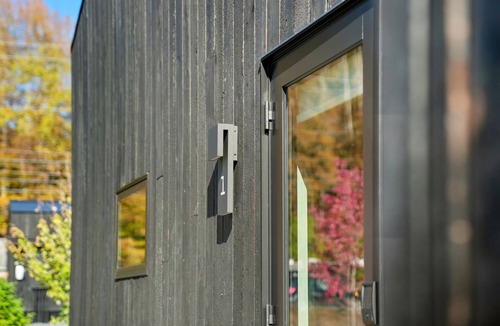 Brownsville Cabin | Stylish Designer Loft And Adventure Hub With EV Charger Near Woodstock & Okemo