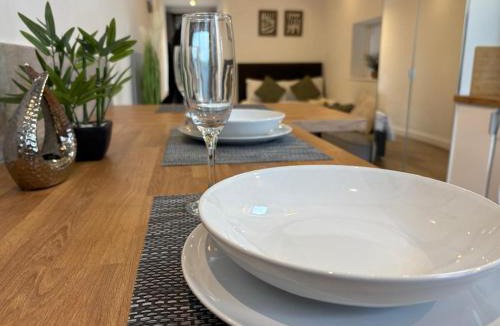 Banstead Apartment | Stylish Detached Studio, Banstead with off street Parking