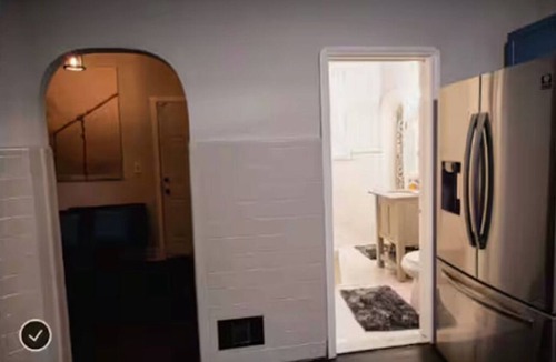 Detroit House | Stylish Detroit Stay Close to City Highlights