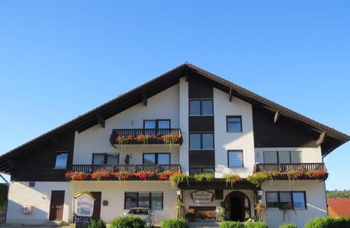 Grattersdorf Apartment | Stylish double room (24m2) with balcony