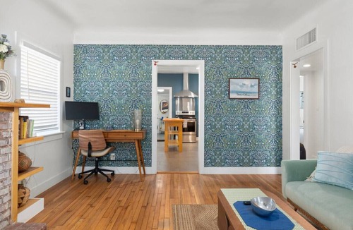 Garfield House | Stylish Downtown Stay | Museums, Stadiums & Zoos