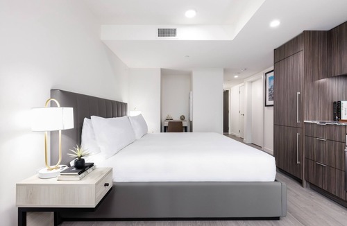 Downtown Vancouver Hotel | Stylish Downtown Studio Apartment in Vancouver's Beach District