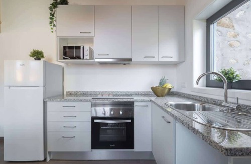 Santa Marinha House | Stylish Duplex | Terrace & River View by Host Wise