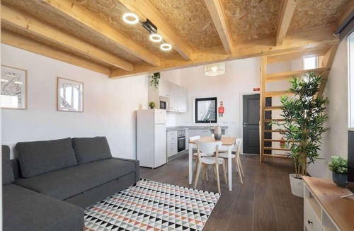 Santa Marinha House | Stylish Duplex | Terrace & River View by Host Wise