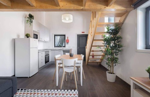 Santa Marinha House | Stylish Duplex | Terrace & River View by Host Wise