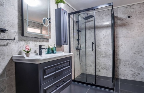 Besiktas Apartment | Stylish Duplex, Balcony, Near Taksim, Besiktas
