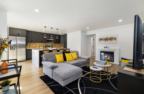 Somerset House | Stylish Eastside 3BR Family Home Prime Location