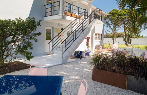 Pasadena On The Gulf Apartment | Stylish & Eclectic Modern 2/2 Apt - WeArePeaceful