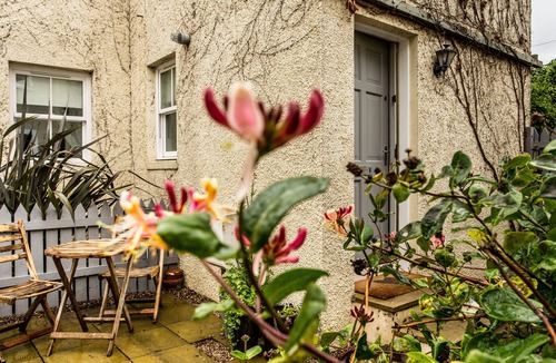 North Berwick Apartment | Stylish first-floor apartment with private patio, just moments from the High Street. Sleeps 2