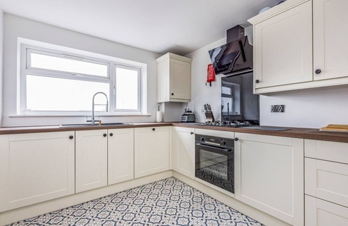 East Wittering Apartment | Stylish Flat Close To Beach - Pass the Keys