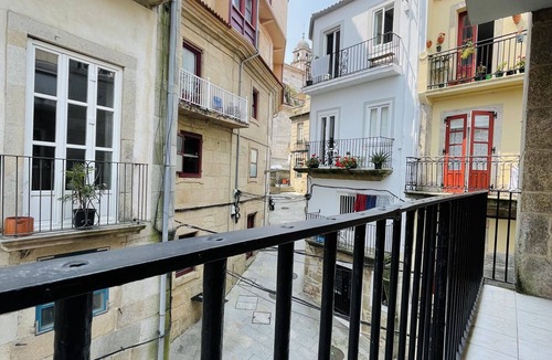 Casco Vello Apartment | Stylish flat in the centre
