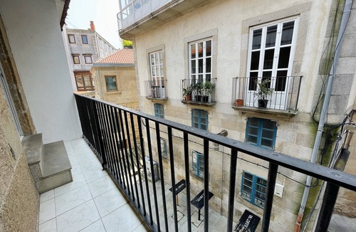Casco Vello Apartment | Stylish flat in the centre