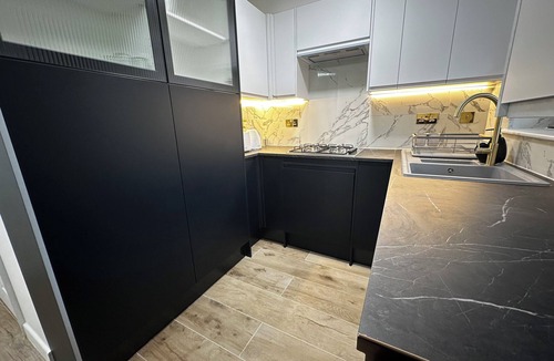 Notting Dale Apartment | Stylish Flat w/Garden in Notting Hill