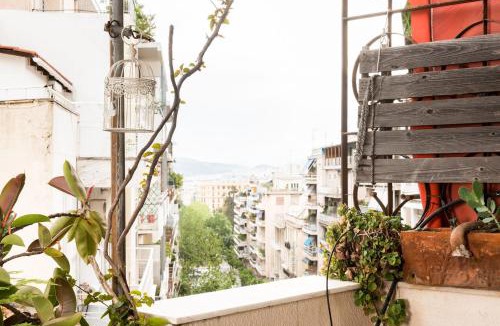 Exarhia Apartment | Stylish flat with veranda in the heart of Athens