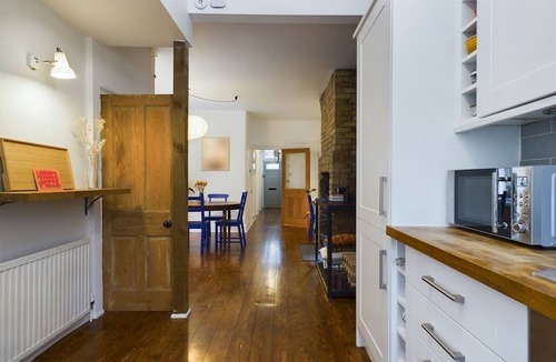 Leyton Apartment | Stylish Garden Apartment in Vibrant Leyton - Pass the Keys