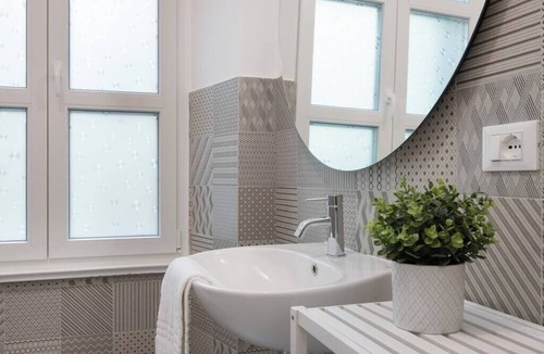Trieste Old Town Apartment | Stylish Gem in Historic Trieste for 4 guests