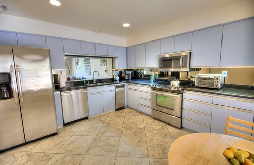 Village Condo | Stylish Golf Course Condo with Spectacular Mountain Views – LQ155