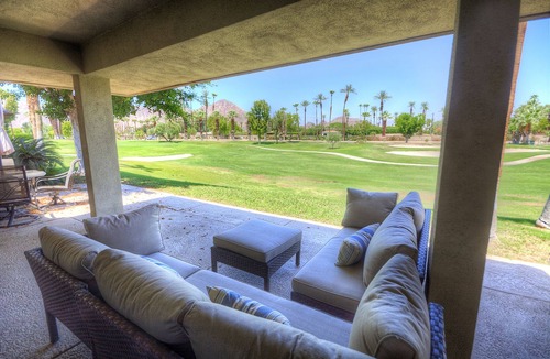 Village Condo | Stylish Golf Course Condo with Spectacular Mountain Views – LQ155