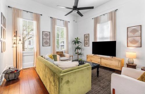 Mobile House | Stylish Historic Home 5 Min Walk to Downtown