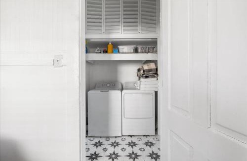 Mobile House | Stylish Historic Home 5 Min Walk to Downtown