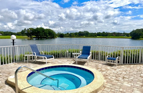 Braden River House | STYLISH HOME IN PRESTIGIOUS UNIVERSITY PARK COUNTRY CLUB