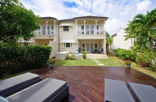Little Battaleys House | Stylish home, pool, garden, beach club included, short walk to Mullins Beach
